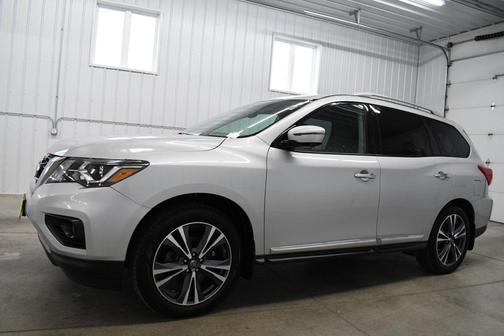 2017 Nissan Pathfinder Platinum