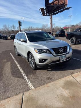 2017 Nissan Pathfinder Platinum