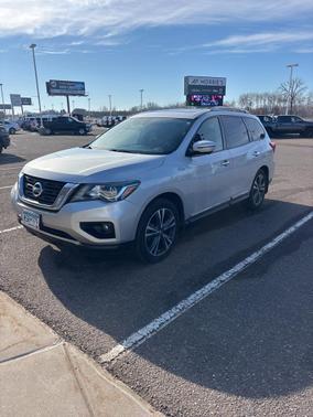 2017 Nissan Pathfinder Platinum