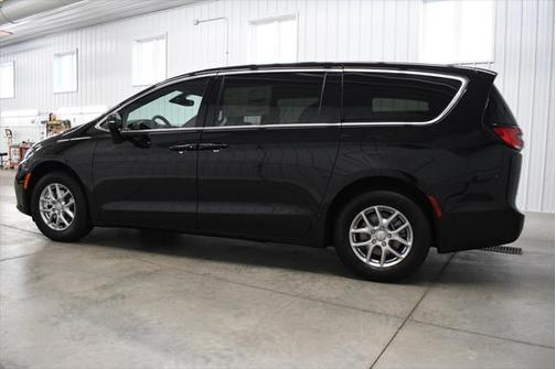2025 Chrysler Pacifica L