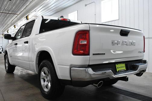 Bright White Clearcoat 2026 RAM 1500 Big Horn/Lone Star