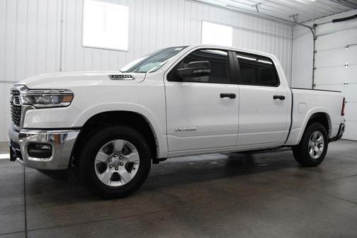 Bright White Clearcoat 2026 RAM 1500 Big Horn/Lone Star