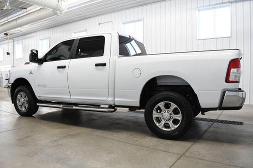 Bright White Clearcoat 2024 RAM 2500 Big Horn Crew Cab 4x4 6'4' Box