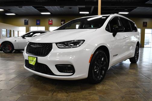 2025 Chrysler Pacifica L