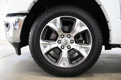 Bright White Clearcoat 2022 RAM 1500 Laramie