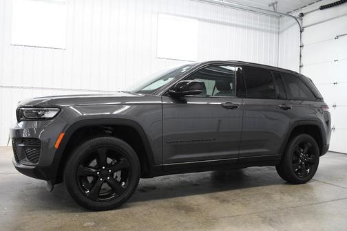 2024 Jeep Grand Cherokee Altitude
