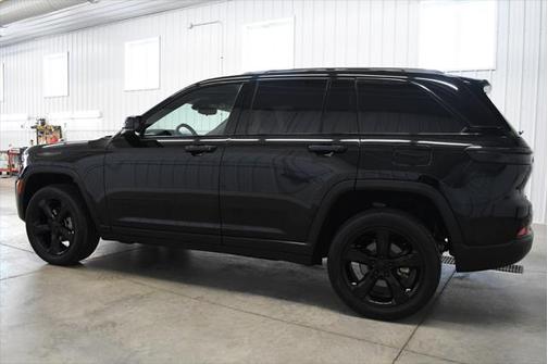 2022 Jeep Grand Cherokee Altitude