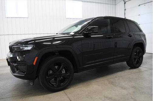 2022 Jeep Grand Cherokee Altitude