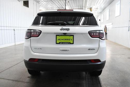 Bright White Clearcoat 2024 Jeep Compass Latitude
