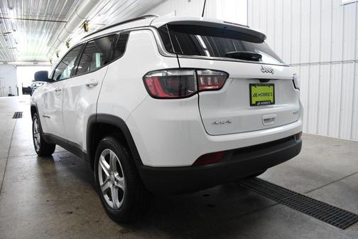 Bright White Clearcoat 2024 Jeep Compass Latitude