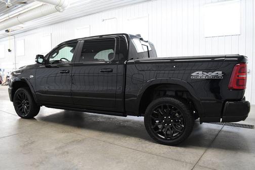 Diamond Black Crystal Pearlcoat 2026 RAM 1500 Limited