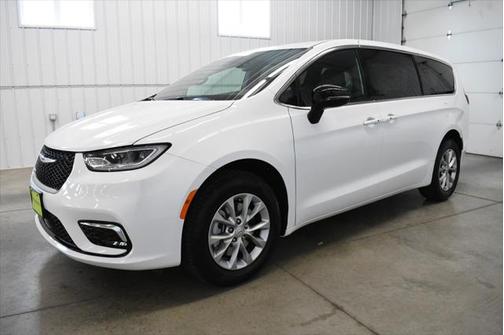 2025 Chrysler Pacifica L