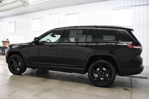 Diamond Black Crystal Pearlcoat 2026 Jeep Grand Cherokee L Limited