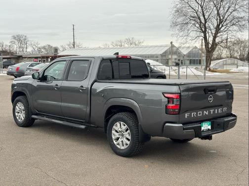 2022 Nissan Frontier SV