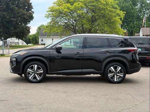 Super Black 2024 Nissan Rogue SL