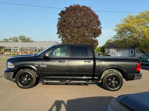 2016 RAM 1500 SLT