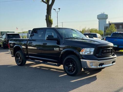 2016 RAM 1500 SLT