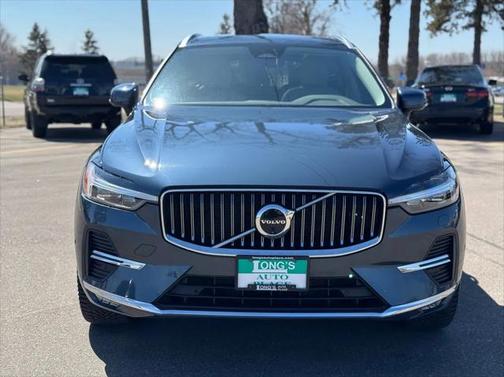 2023 Volvo XC60 B5 Plus Bright Theme