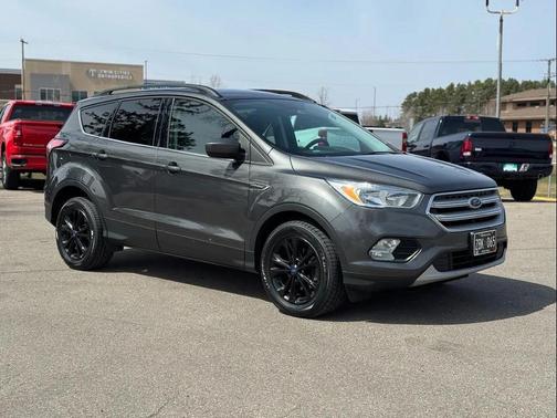 Magnetic Metallic 2018 Ford Escape SE