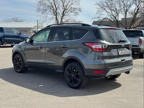 Magnetic Metallic 2018 Ford Escape SE