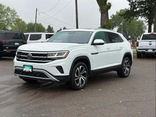 White 2022 Volkswagen Atlas Cross Sport 2.0T SEL