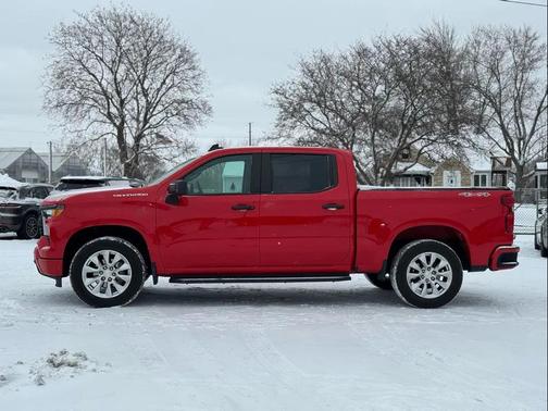 2022 Chevrolet Silverado 1500 Custom