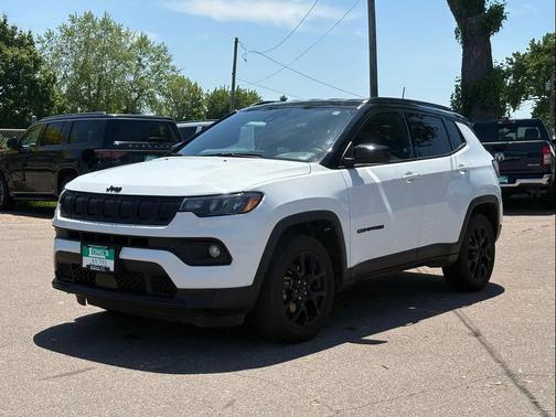 Bright White Clearcoat 2022 Jeep Compass Latitude