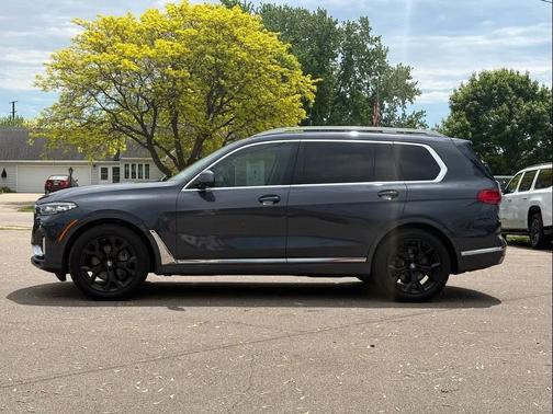 Gray 2020 BMW X7 xDrive40i