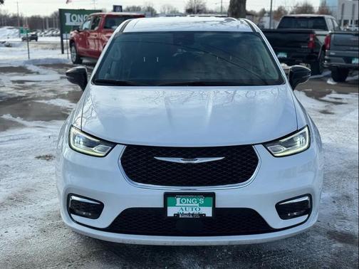 2024 Chrysler Pacifica Hybrid Select