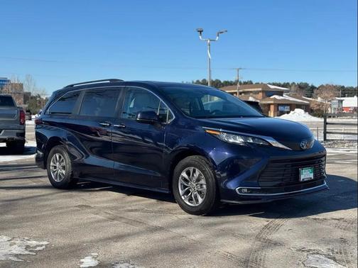 2023 Toyota Sienna XLE