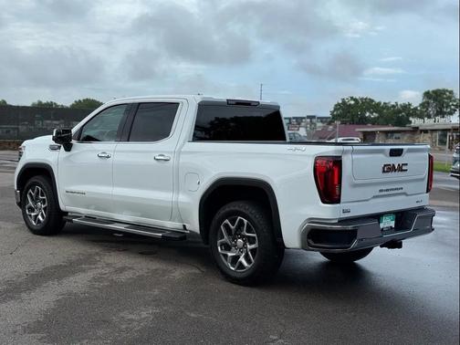 2022 GMC Sierra 1500 SLT