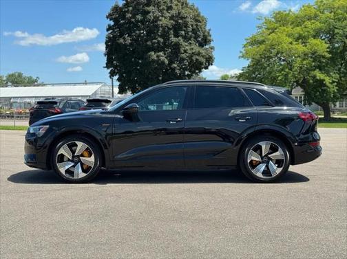 2023 Audi e-tron Premium Plus quattro
