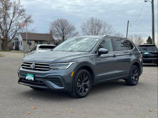 2024 Volkswagen Tiguan 2.0T SE
