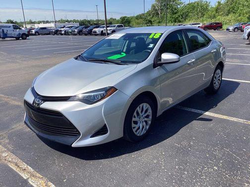 Classic Silver Metallic 2018 Toyota Corolla LE