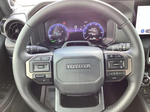Meteor 2026 Toyota Land Cruiser Base