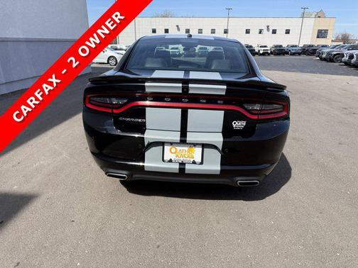 Pitch Black Clearcoat 2022 Dodge Charger SXT