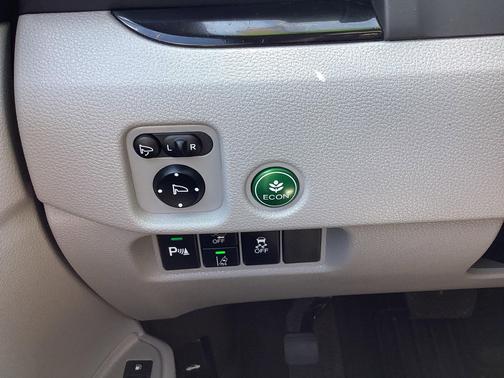 Gray 2022 Honda Pilot AWD Elite