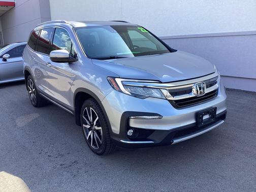 Gray 2022 Honda Pilot AWD Elite