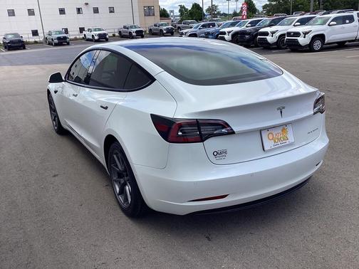 Pearl White Multi-Coat 2022 Tesla Model 3 Long Range