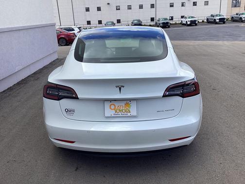 Pearl White Multi-Coat 2022 Tesla Model 3 Long Range