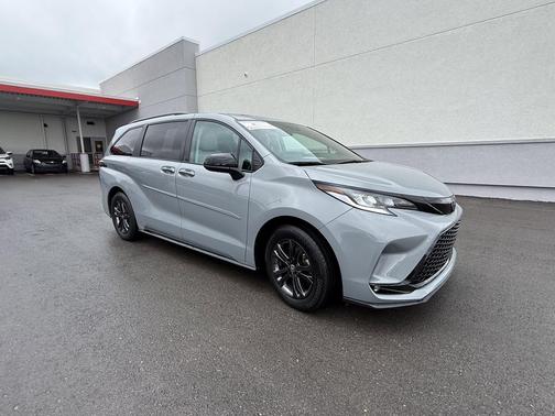 Cement 2025 Toyota Sienna XSE 7 Passenger