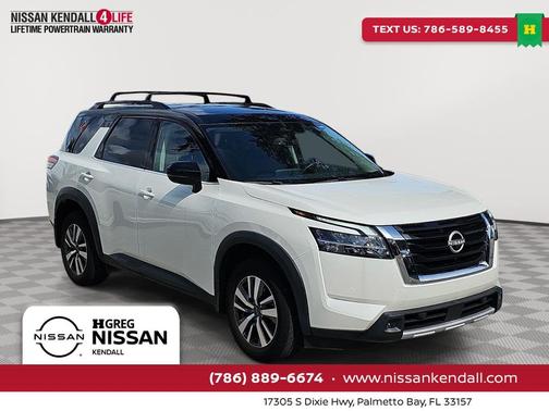 Pearl White Tricoat/Super Black 2024 Nissan Pathfinder SL FWD