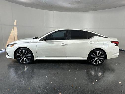 2021 Nissan Altima SR FWD