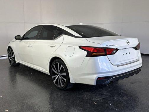 2021 Nissan Altima SR FWD