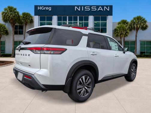Everest White Pearl Tricoat 2026 Nissan Pathfinder SL