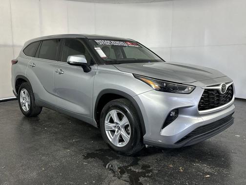 2024 Toyota Highlander LE