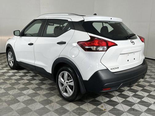 2018 Nissan Kicks S