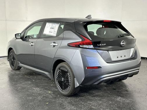 Gun Metallic 2025 Nissan Leaf SV PLUS