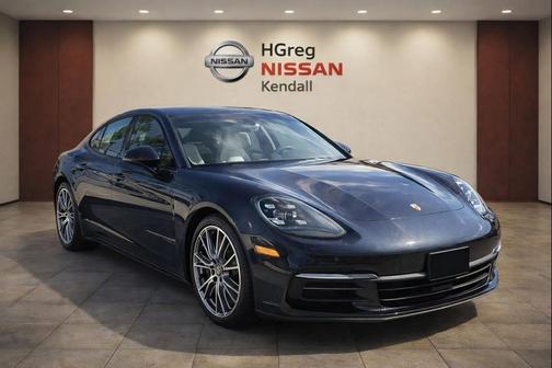 2018 Porsche Panamera 4