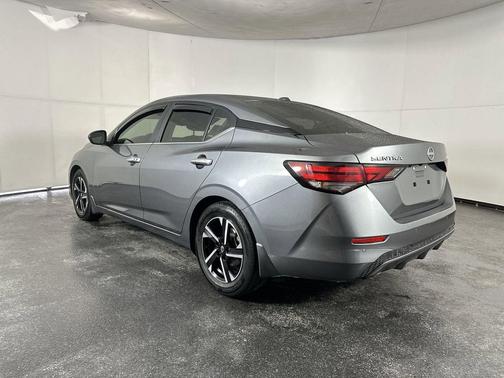 Gun Metallic 2024 Nissan Sentra SV